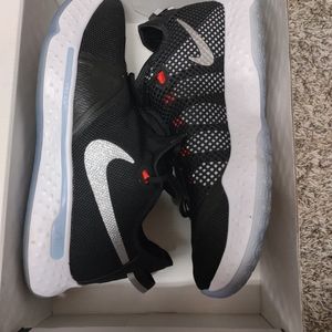 Nike PG 4 sz 11.5